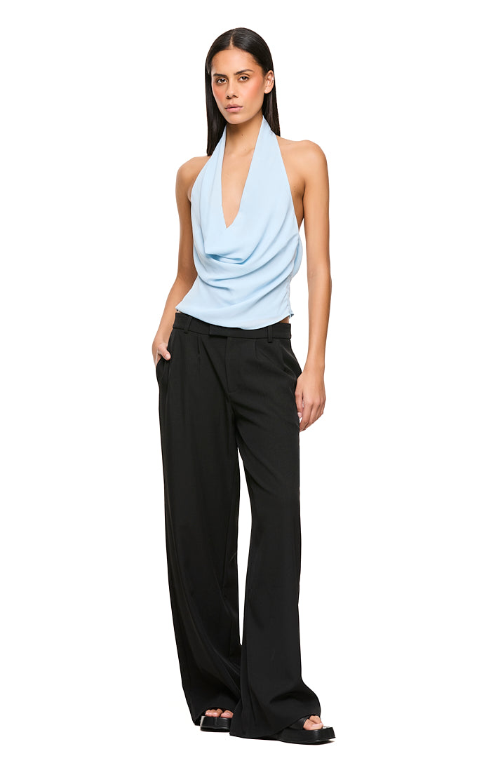 THE EMMA BLUE TOP | MODEL