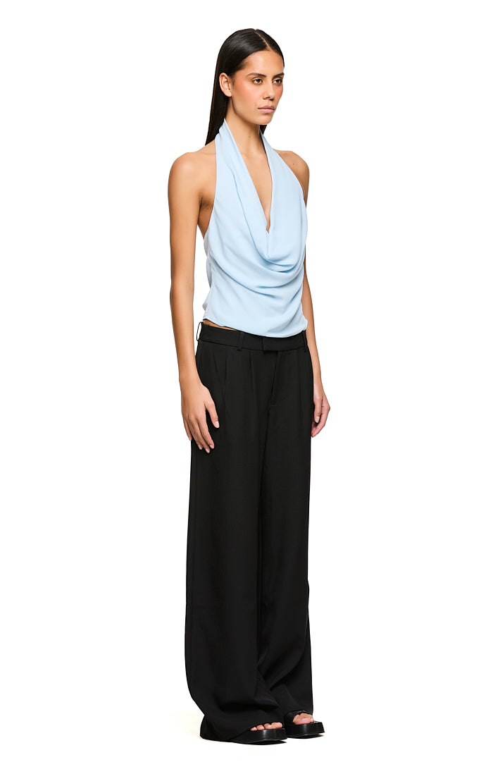 THE EMMA BLUE TOP | MODEL