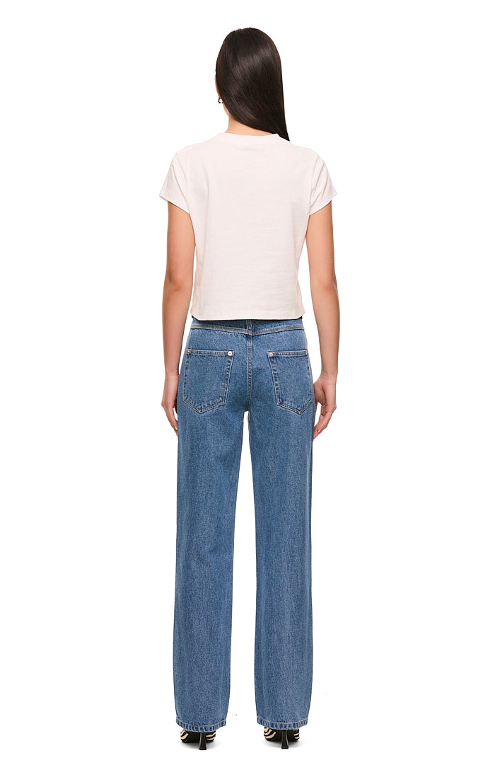 THE XAVIER MID BLUE JEAN | model