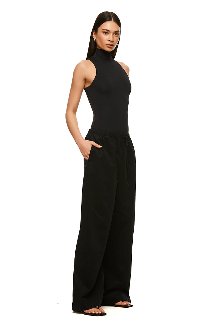 THE ENZO BLACK PANT | model