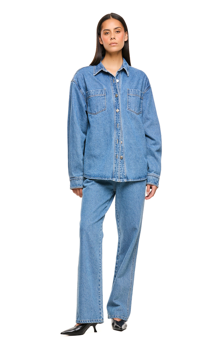 THE HENDRIX MID BLUE SHIRT | model