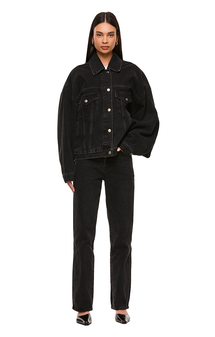 THE XAVIER BLACK JEAN | model