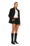 THE ELLIOT BLACK SHORT | model