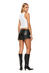 THE ELLIOT BLACK SHORT | model