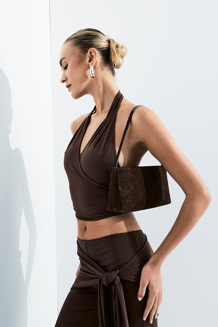 THE AVERY MOCHA TOP | model