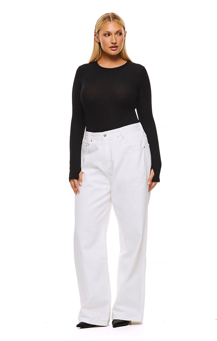 THE DOVE BLACK LONG-SLEEVE TOP | model