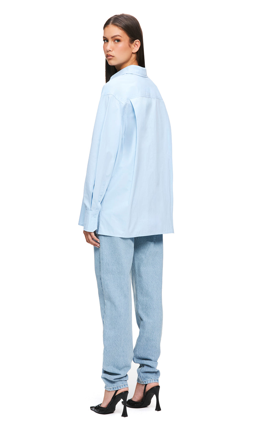 THE TESSA LIGHT BLUE SHIRT | model