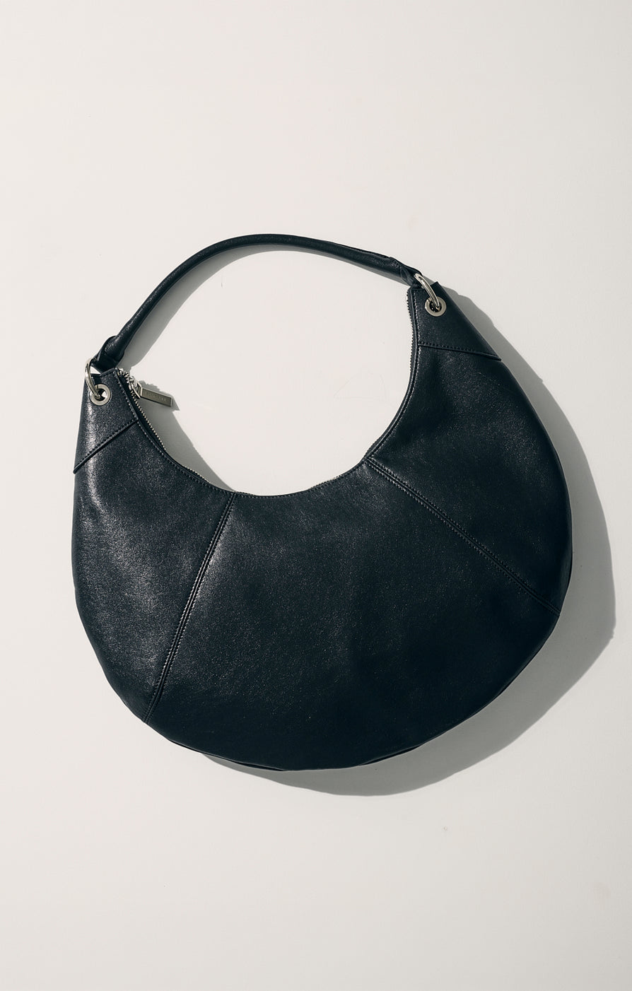 THE HUGHES BLACK BAG | LIFESTYLE