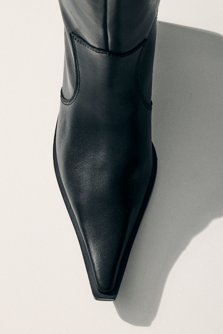 THE MARGOT BLACK BOOT | LIFESTYLE
