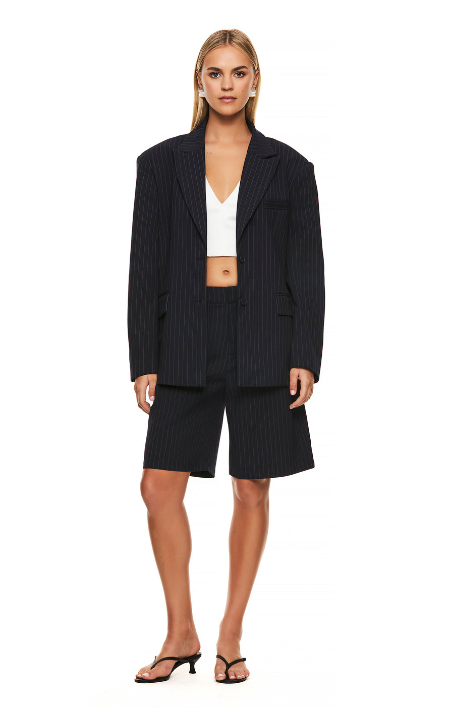 THE ISLA BLAZER PINSTRIPE | model