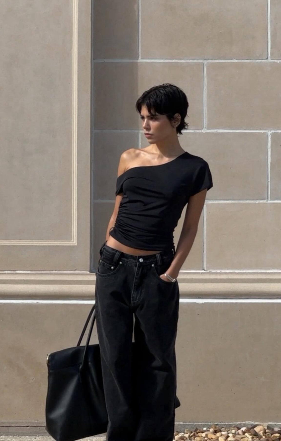 THE KATIA TOP BLACK | social