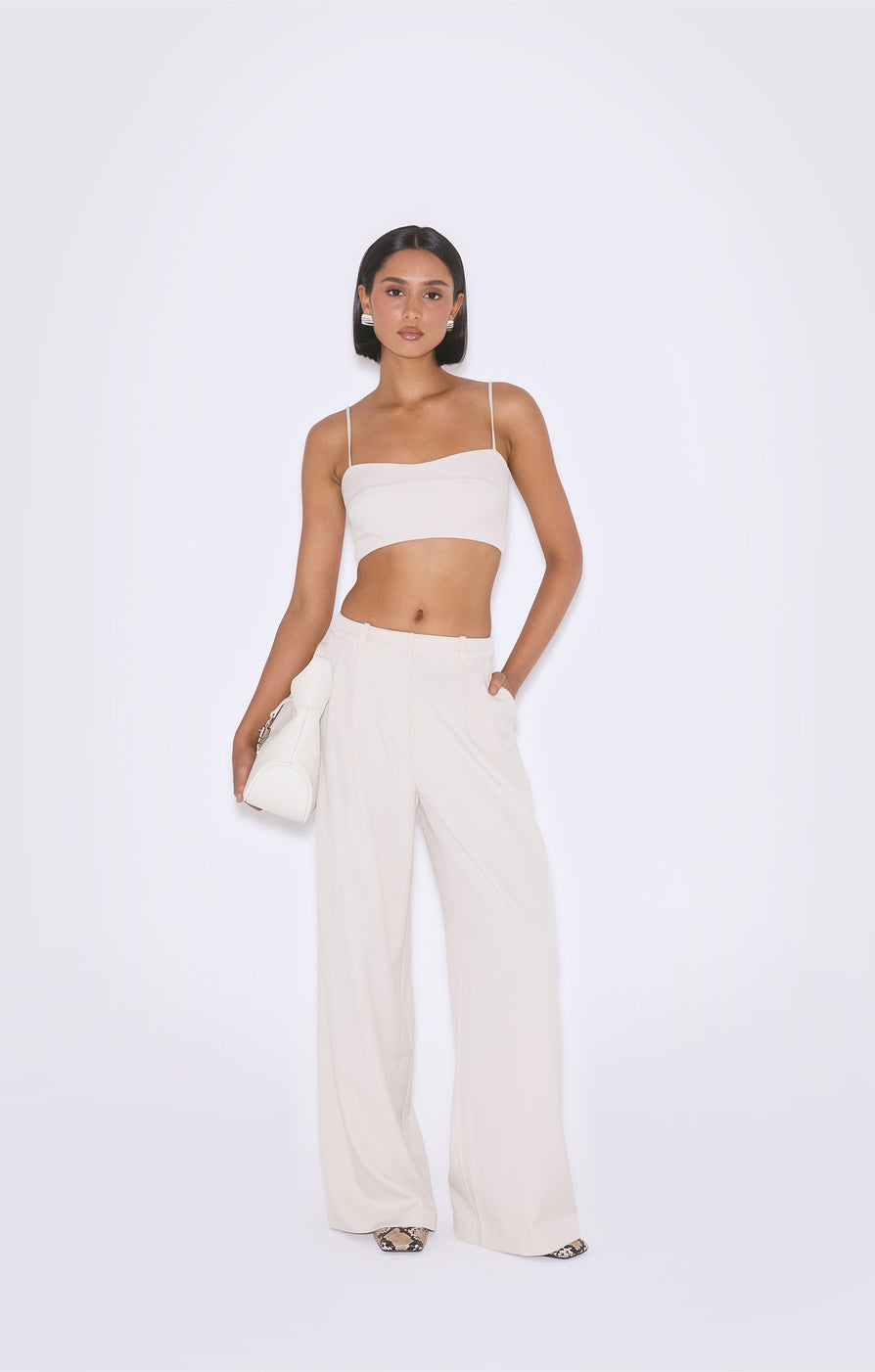 THE ISLA OYSTER PANT | model