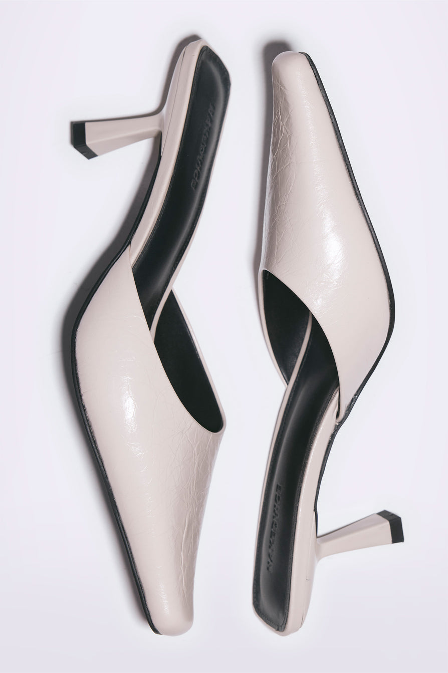 THE KINGSLEY OYSTER HEEL | Campaign