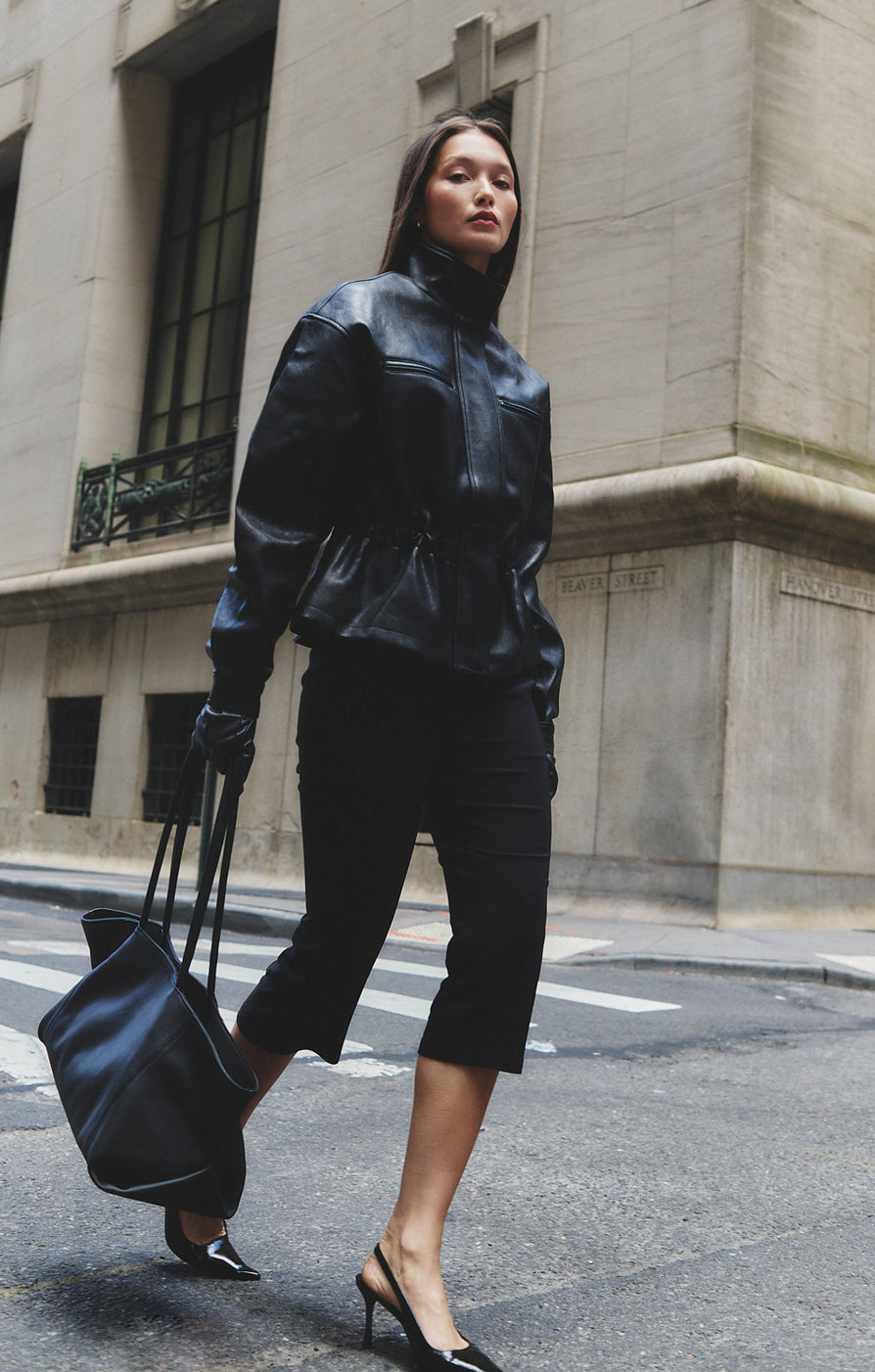 THE ZALI BLACK CAPRI PANT | CAMPAIGN