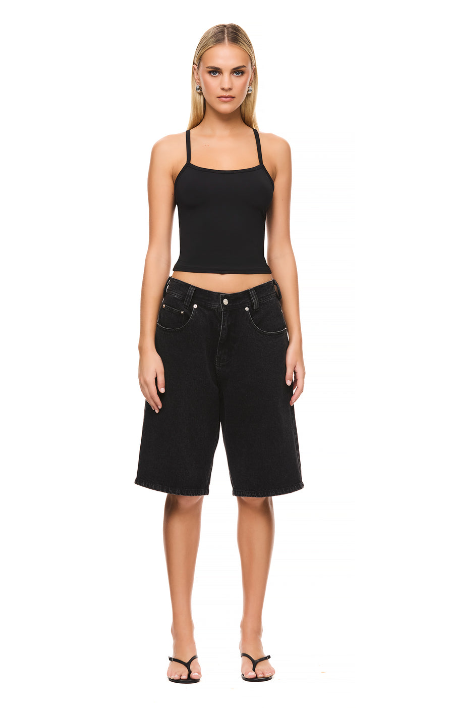 THE MAXWELL BLACK SHORT | model