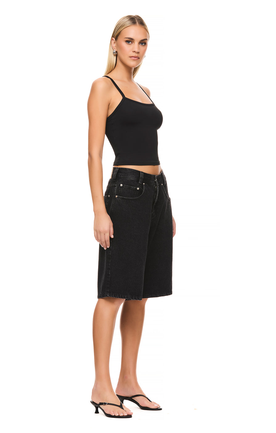 THE MAXWELL BLACK SHORT | model