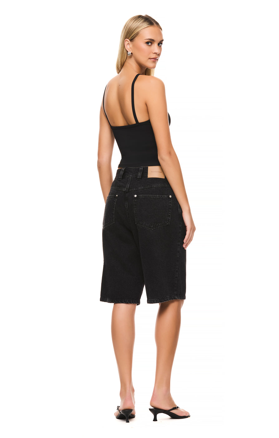 THE MAXWELL BLACK SHORT | model