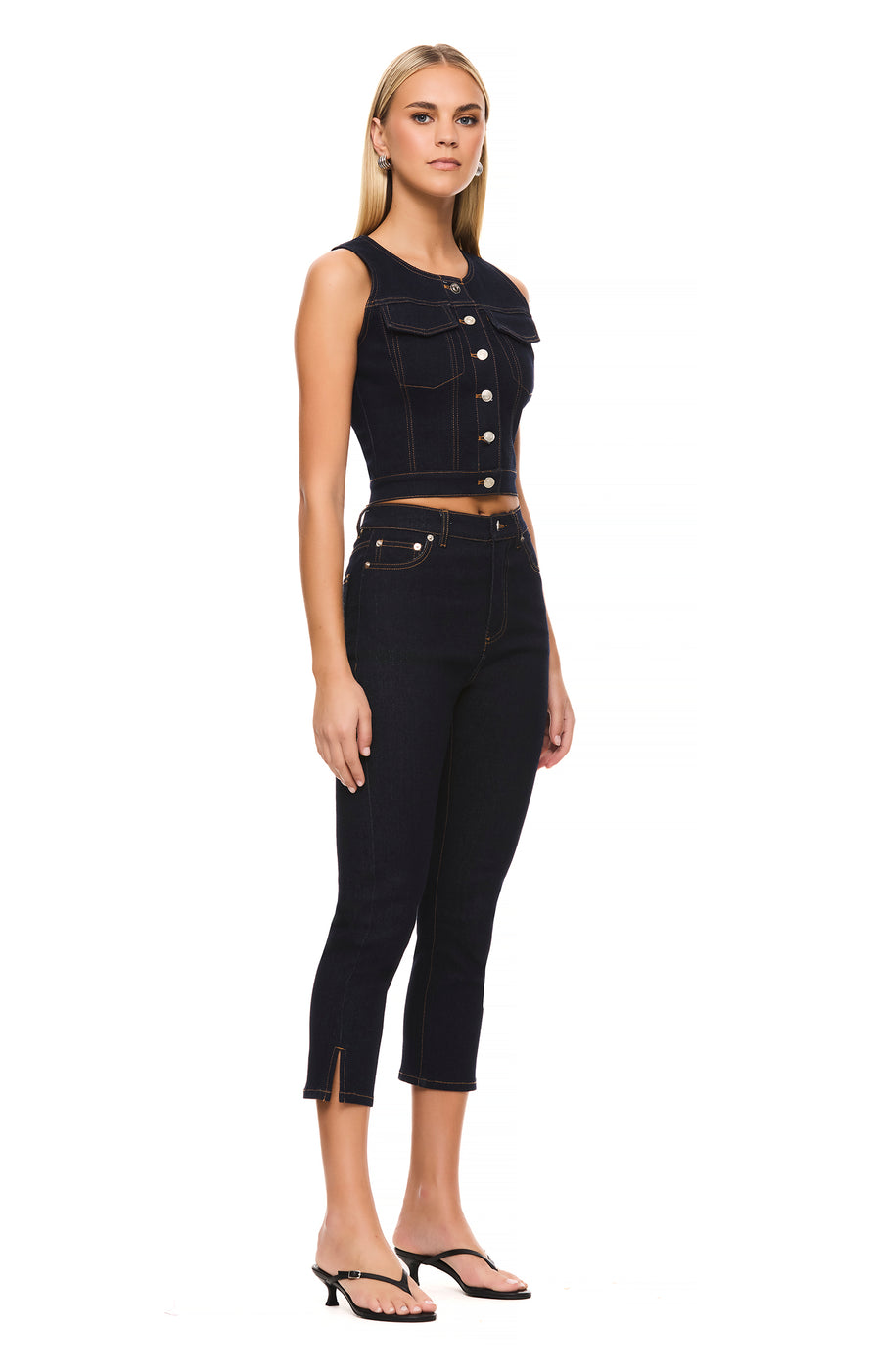 THE RINA DARK BLUE CAPRI | model