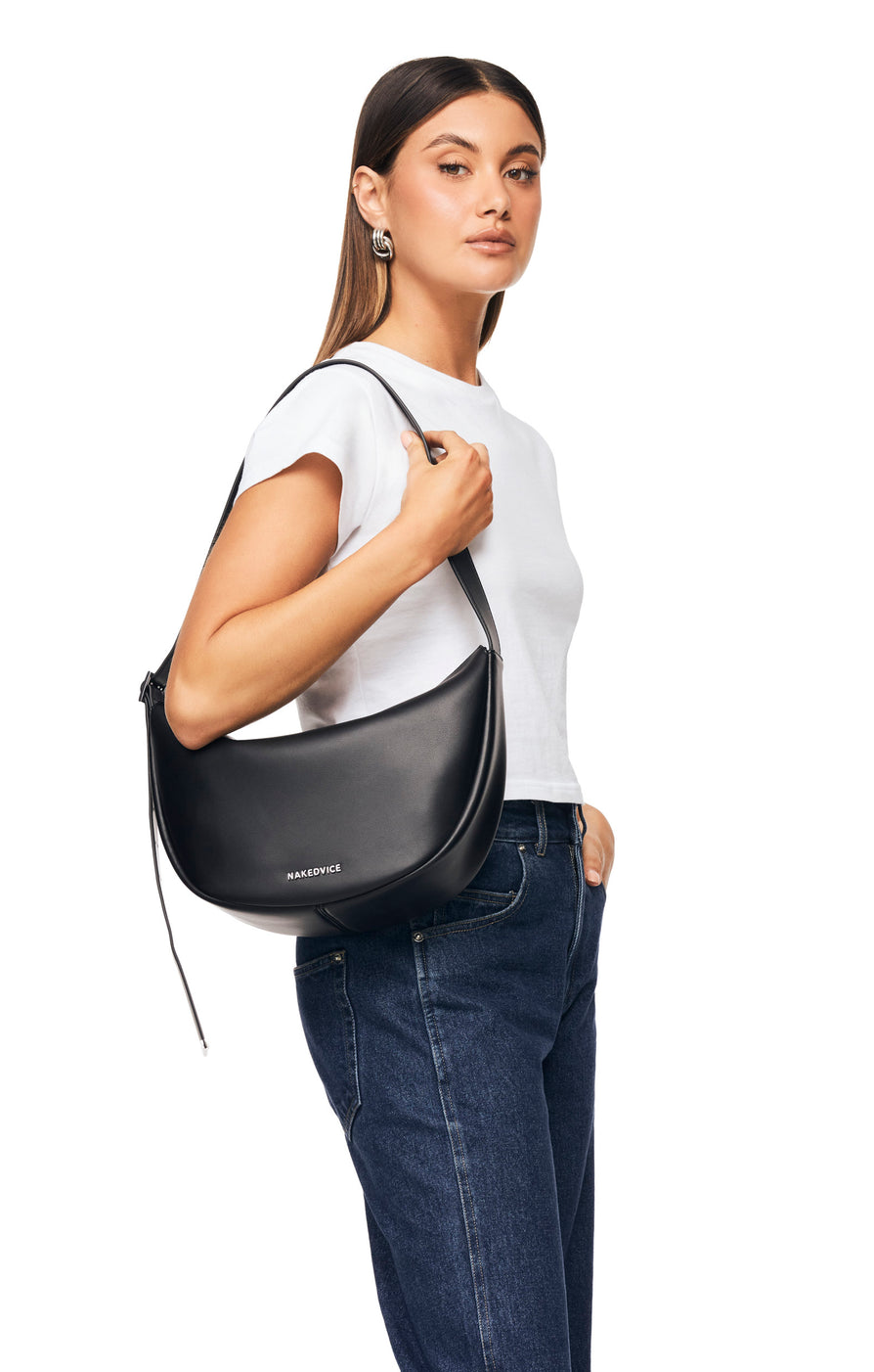 THE BUCKLEY BLACK SILVER | model