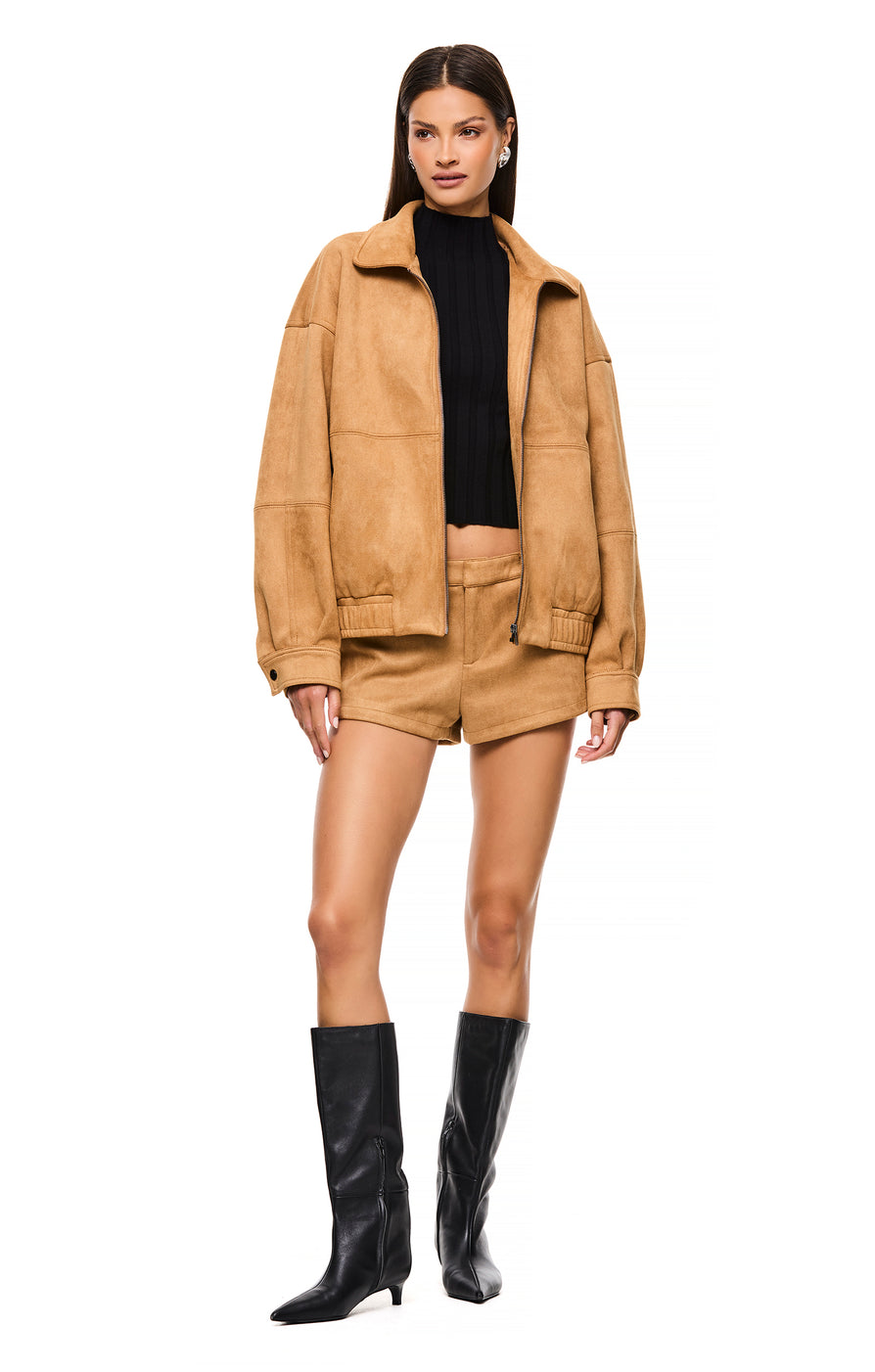 THE STACEY BLACK BOOT | model