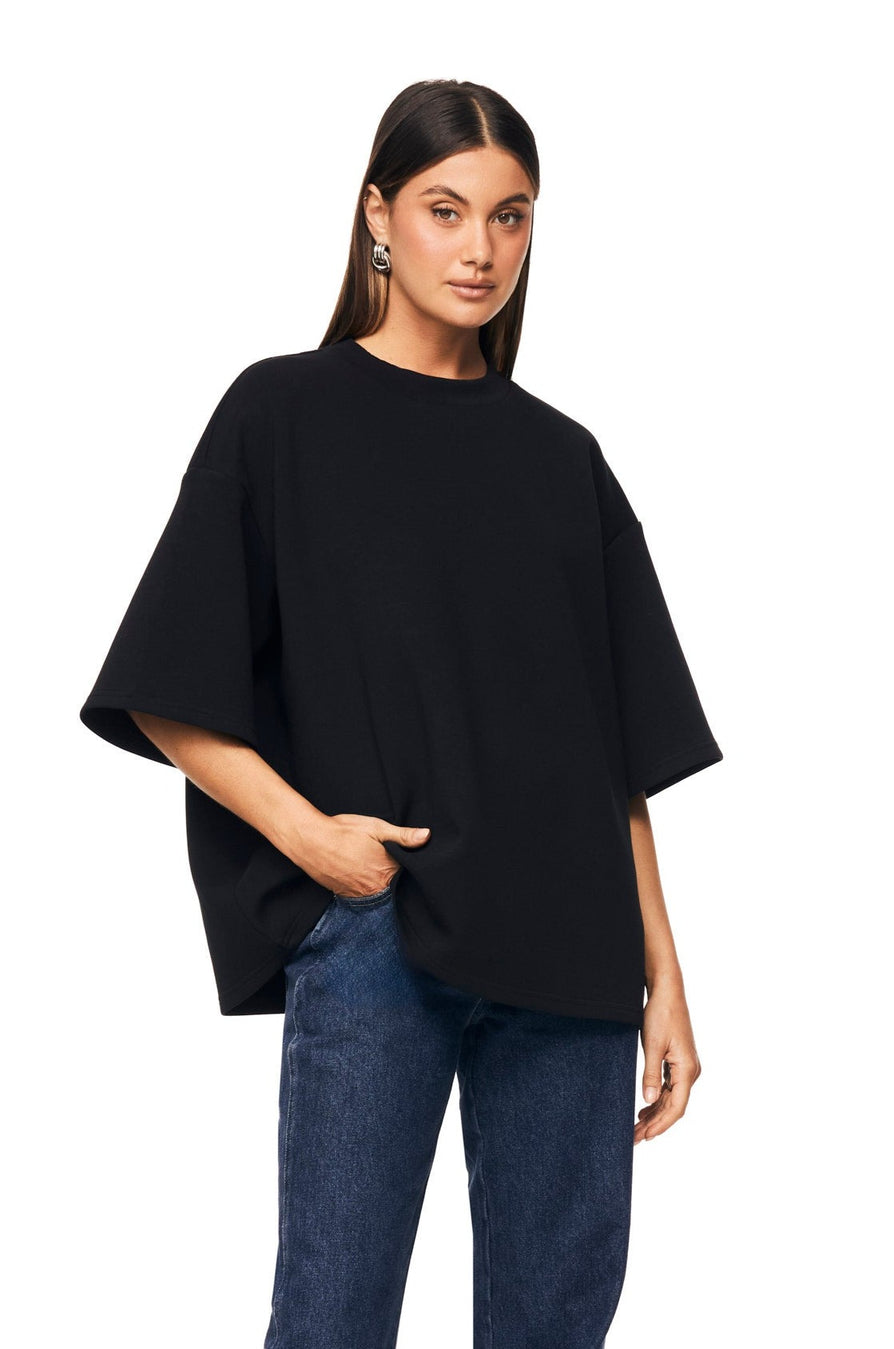 THE EDDIE TEE BLACK | model