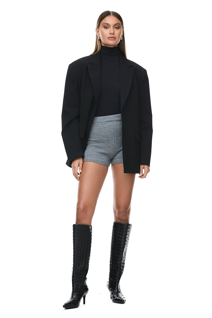 THE OSCAR SLATE SHORT | MODEL