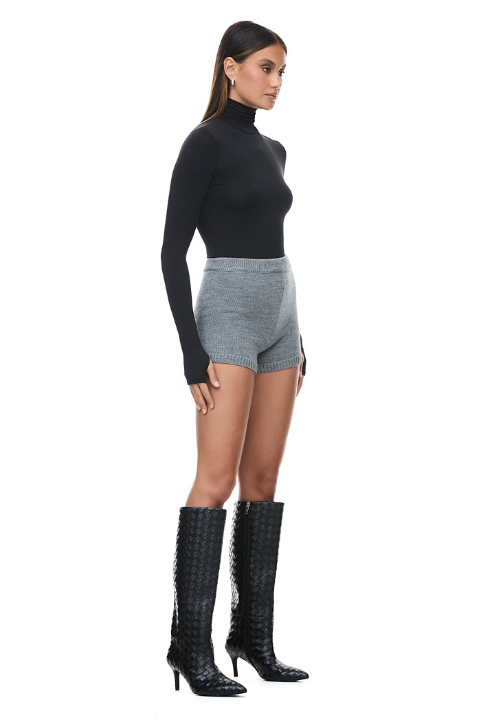 THE OSCAR SLATE SHORT | MODEL