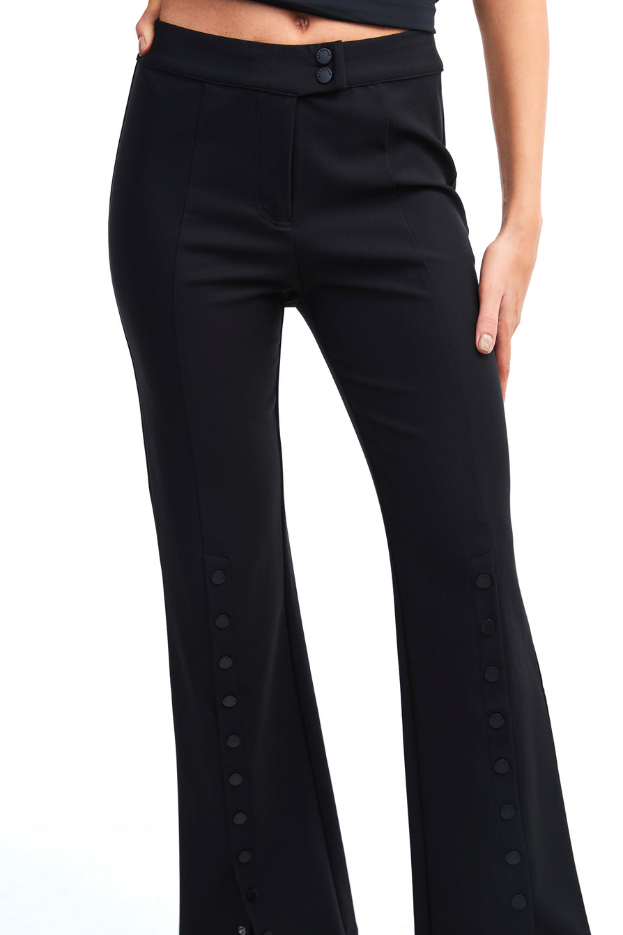 THE STELLA PANT | model