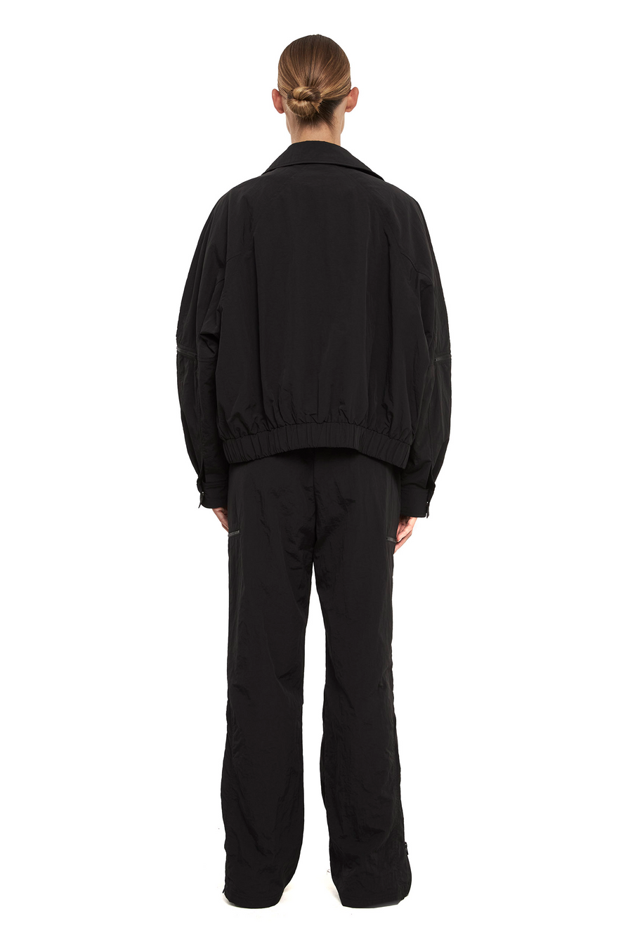 THE JACKSON BLACK BOMBER | model