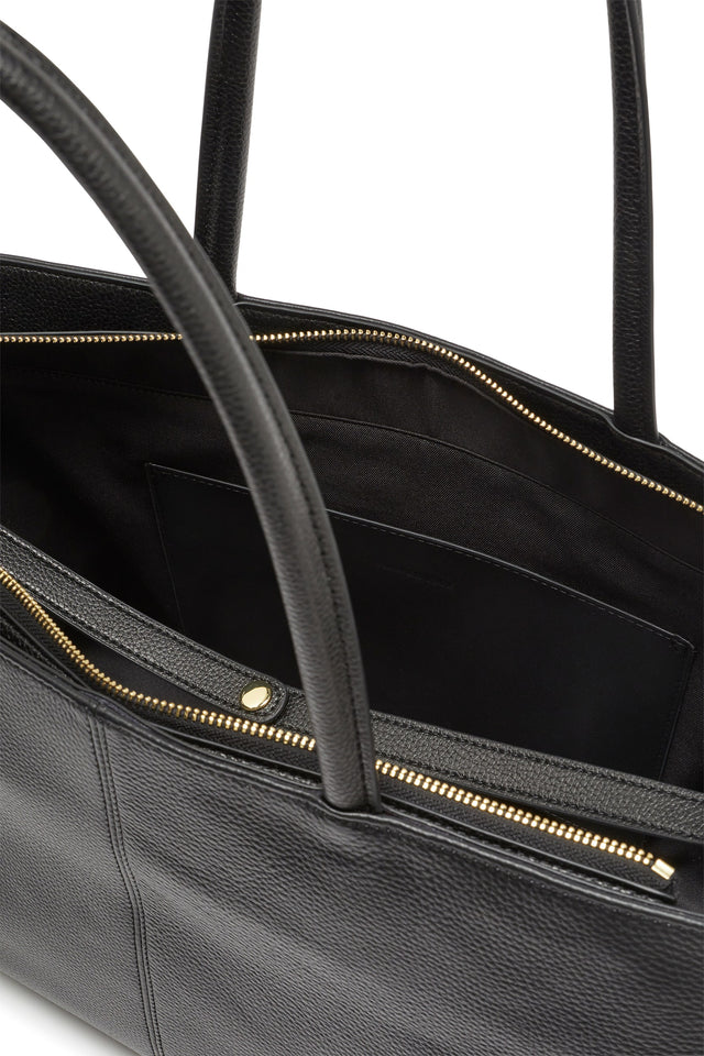 THE PRESLEY BLACK BAG 