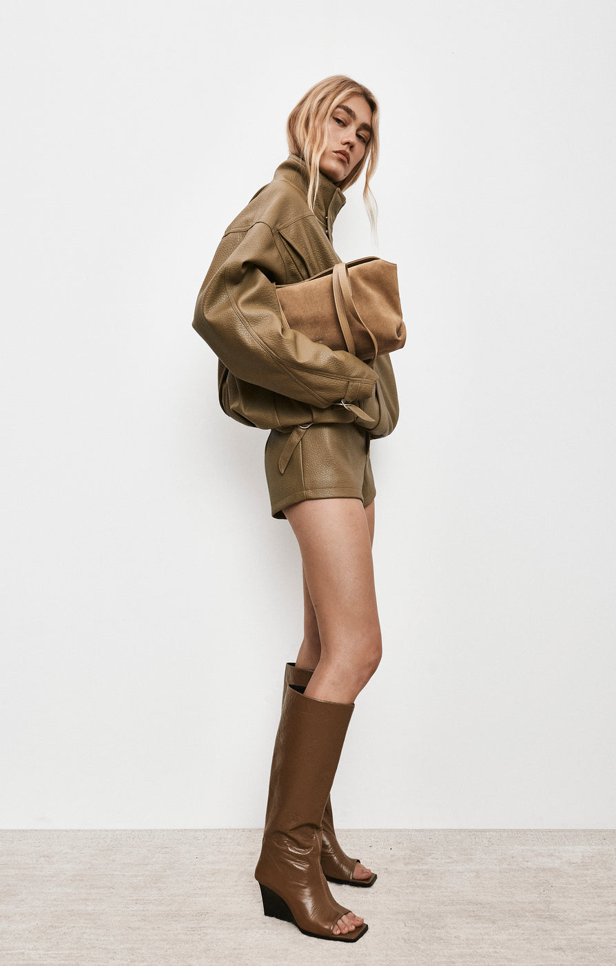 THE POPPY BLONDE SUEDE BAG | CAMPAIGN