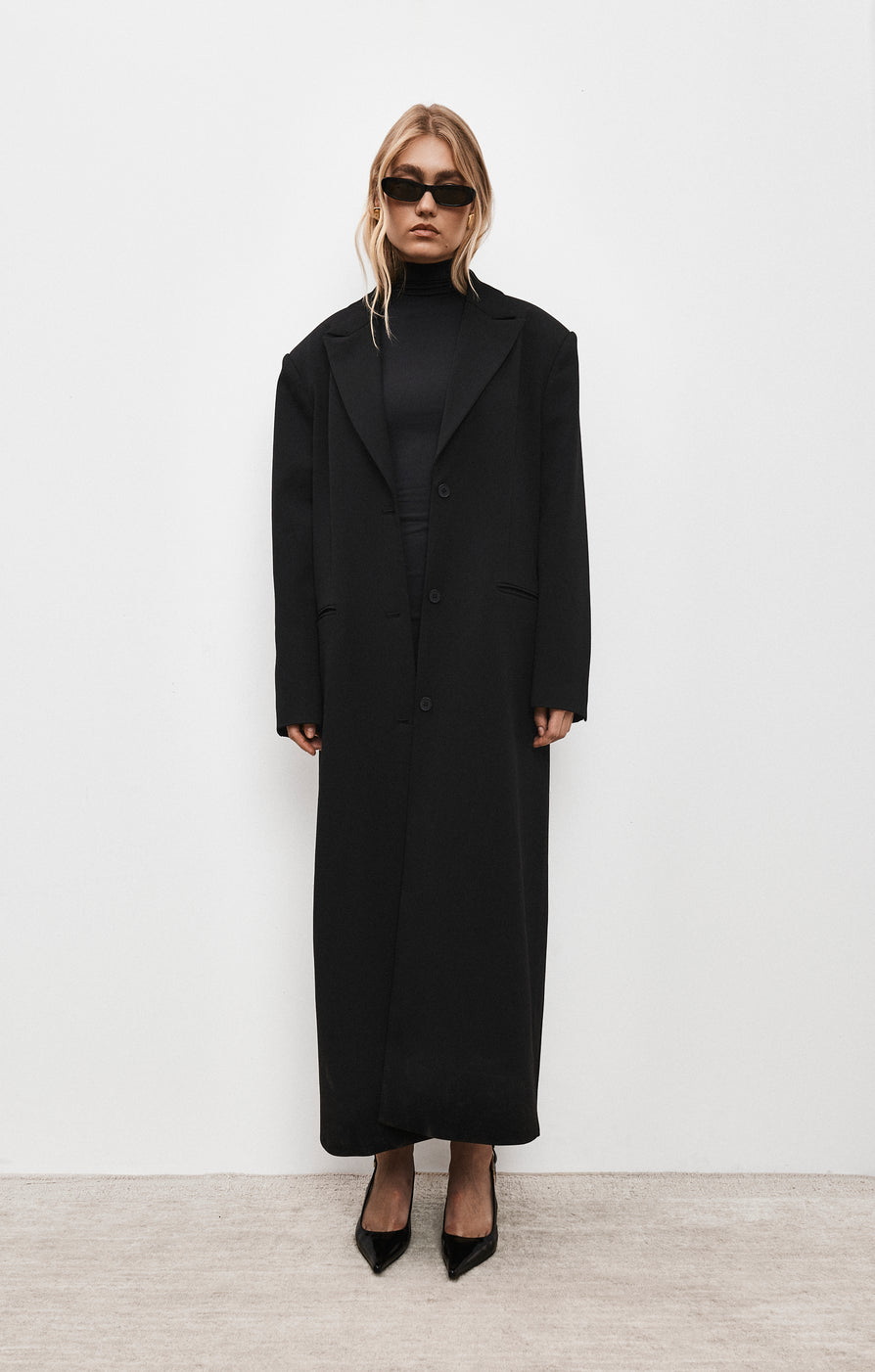 THE ISLA BLACK BLAZER COAT | CAMPAIGN
