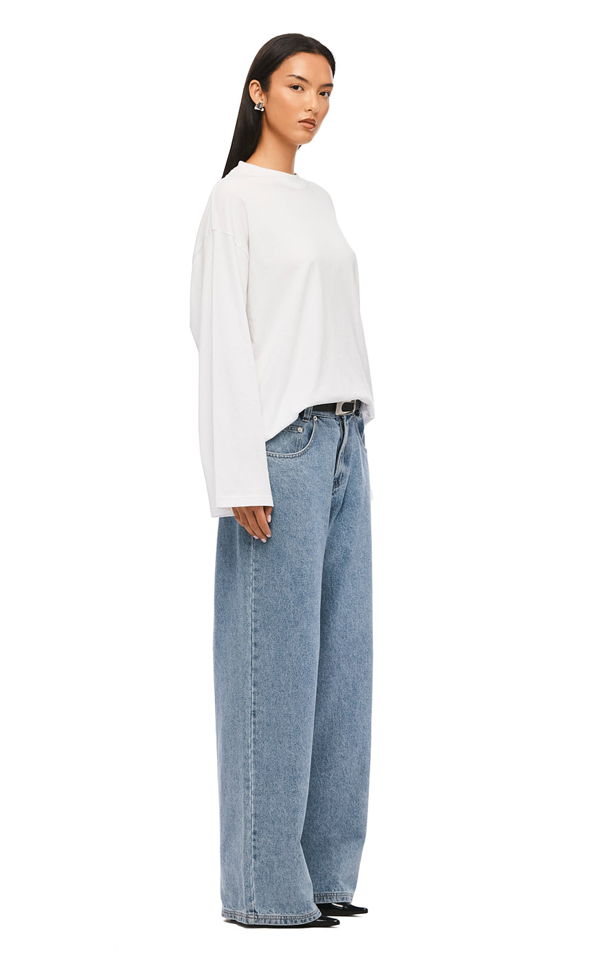 THE MAXWELL BLUE JEAN | MODEL