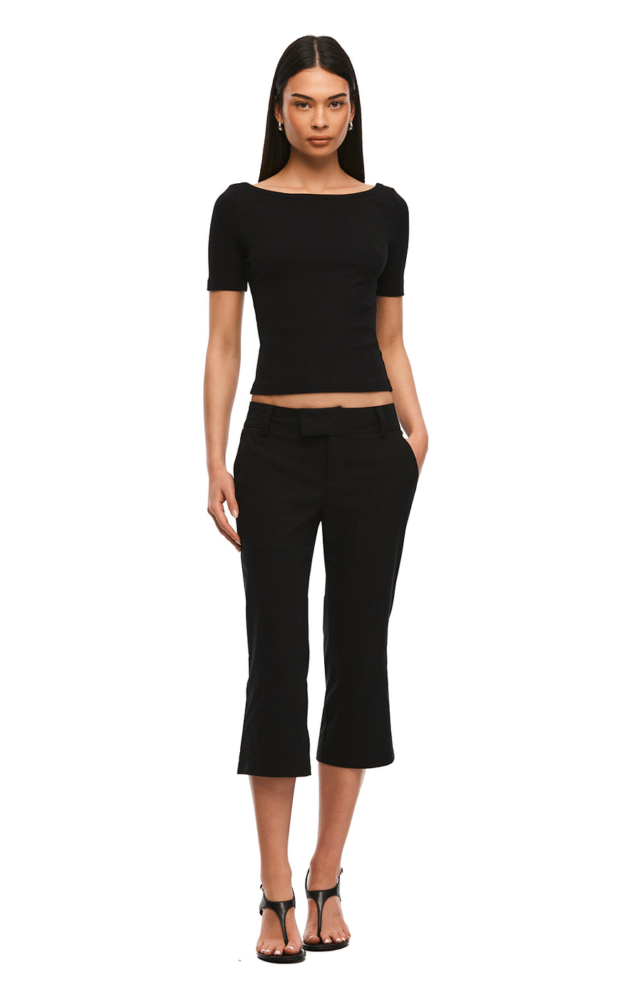 THE ZALI BLACK CAPRI | MODEL
