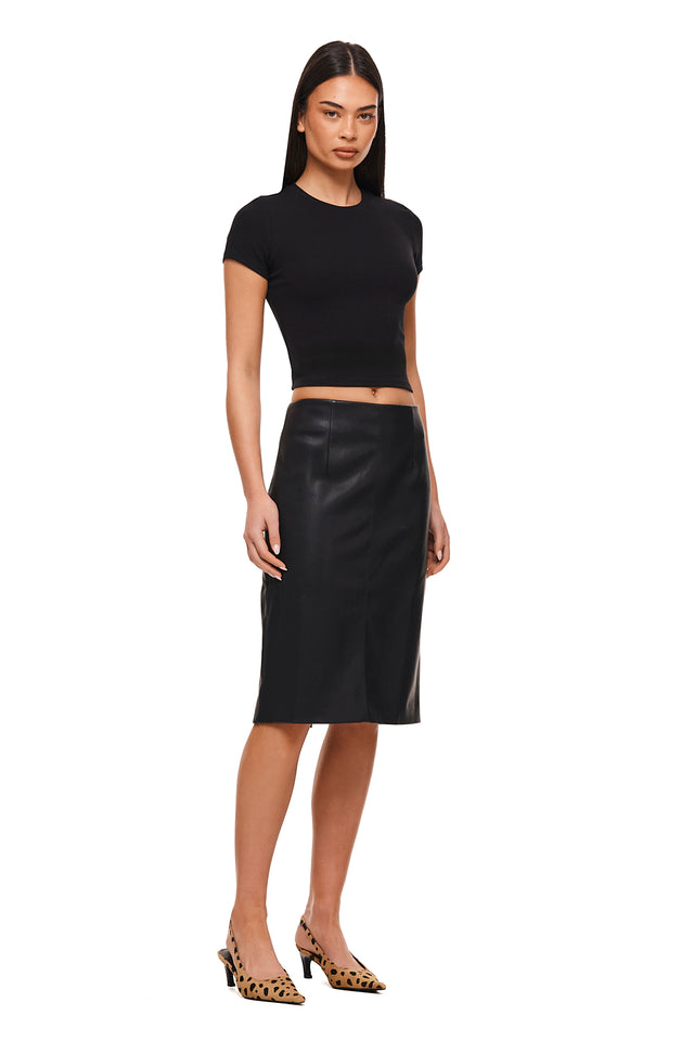 THE CARLY BLACK TEE 