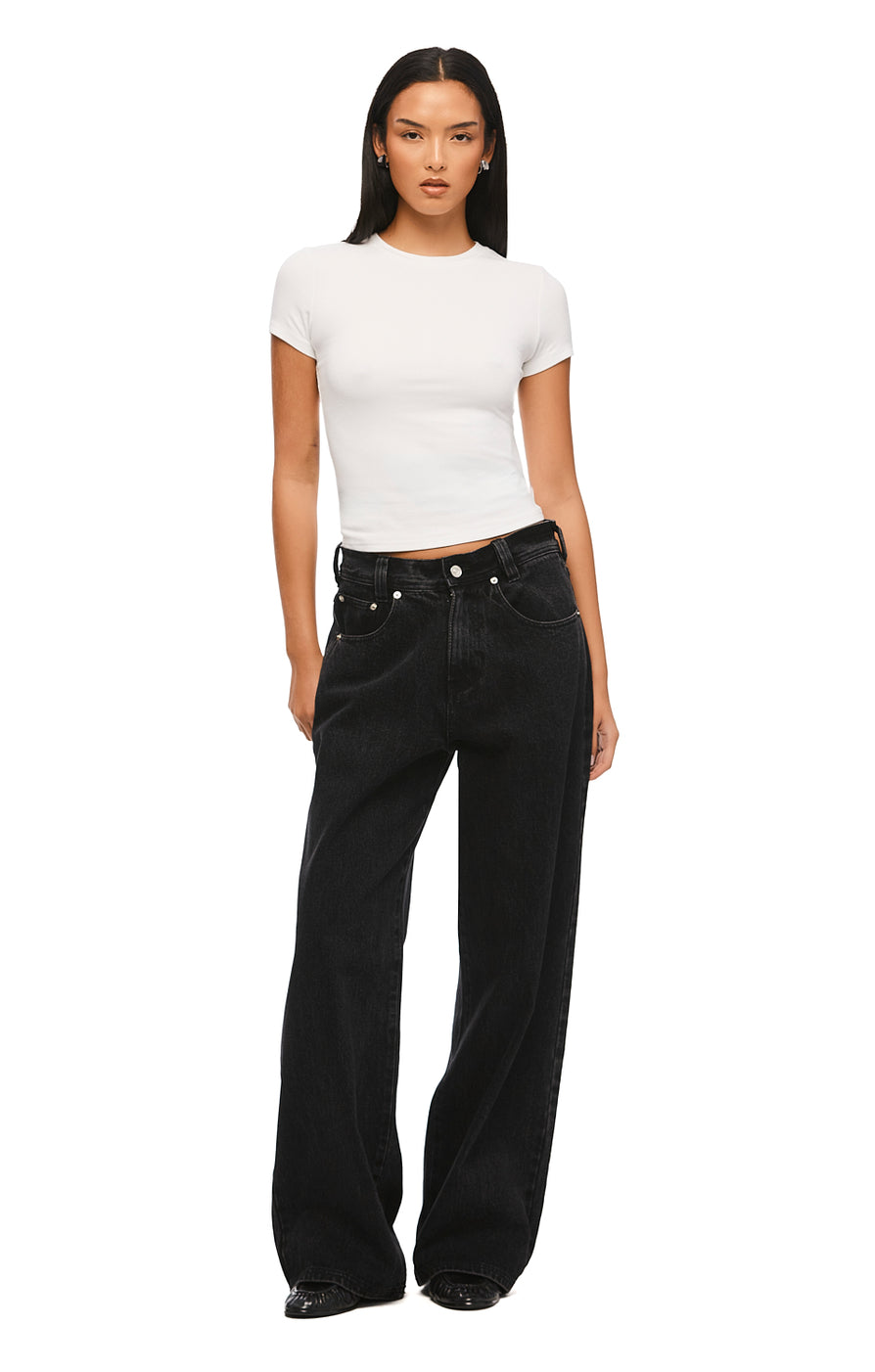 THE CARLY WHITE TEE | MODEL