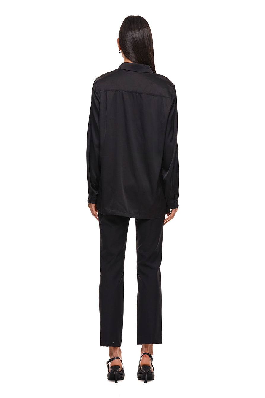 THE EVANS BLACK SHIRT | MODEL