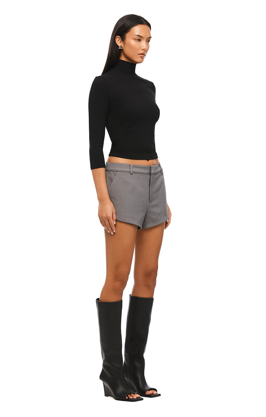 THE BECKETT SLATE SHORT | MODEL