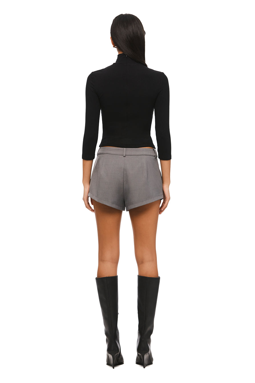THE BECKETT SLATE SHORT | MODEL