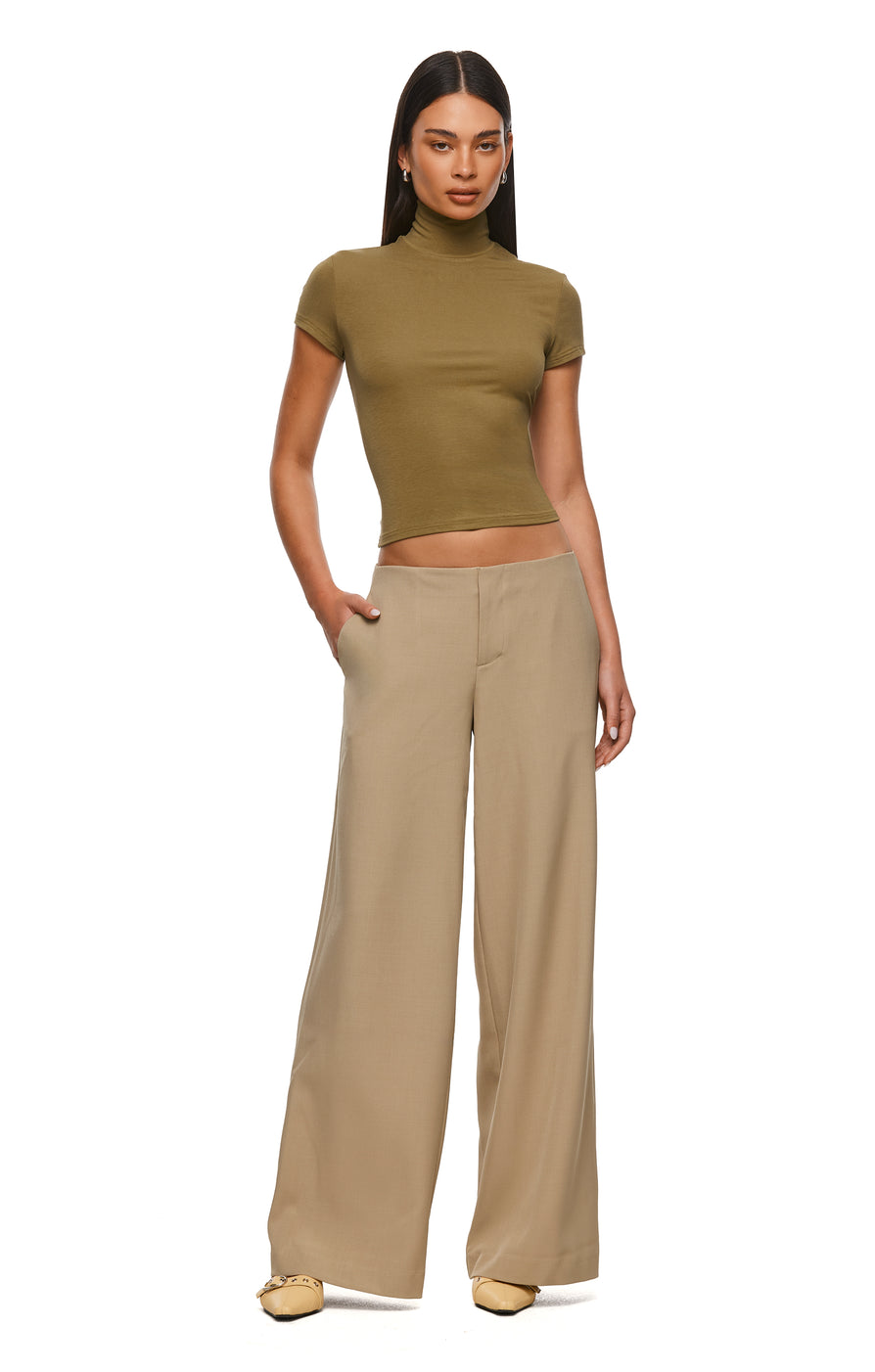 THE HARPER BLONDE PANT | MODEL