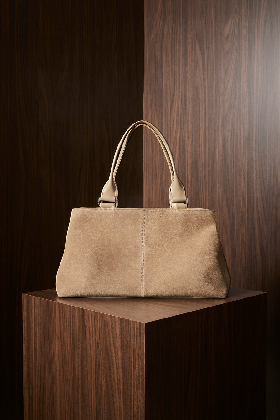 THE HUDDY BLONDE SUEDE BAG | LIFESTYLE