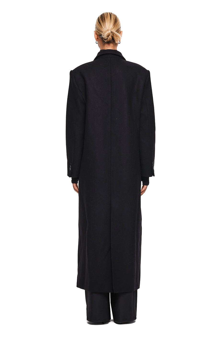 THE ISLA BLACK WOOL COAT | MODEL