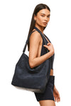THE GELLAR NAVY BAG | MODEL