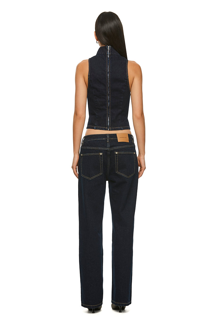 THE LYNCH INDIGO TOP | model
