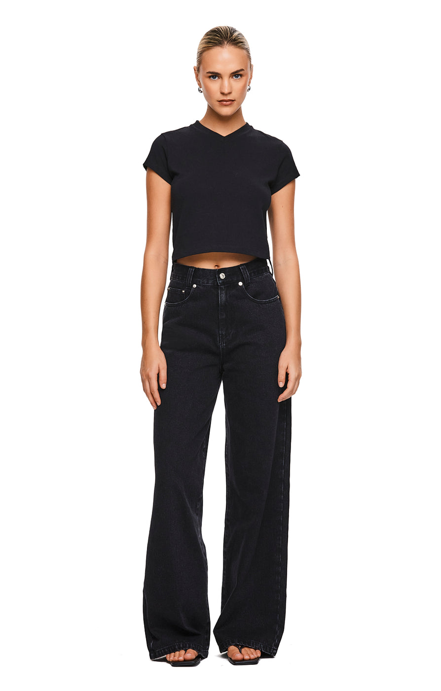 THE TURNER BLACK JEAN | MODEL