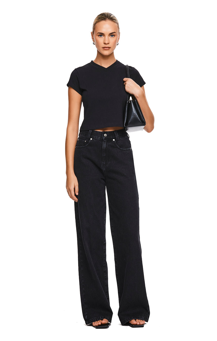 THE TURNER BLACK JEAN | MODEL