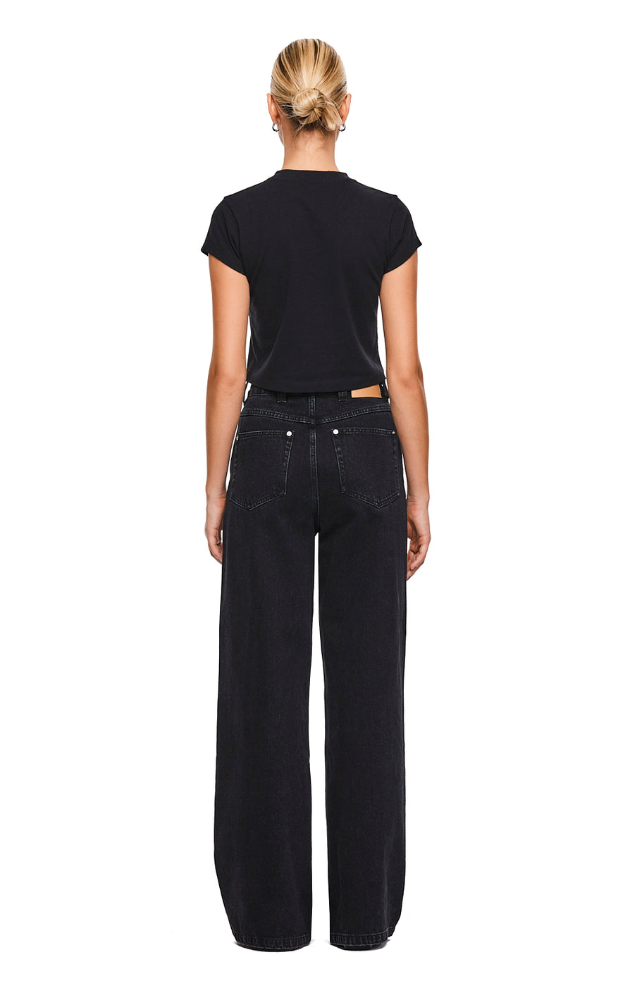 THE TURNER BLACK JEAN | MODEL