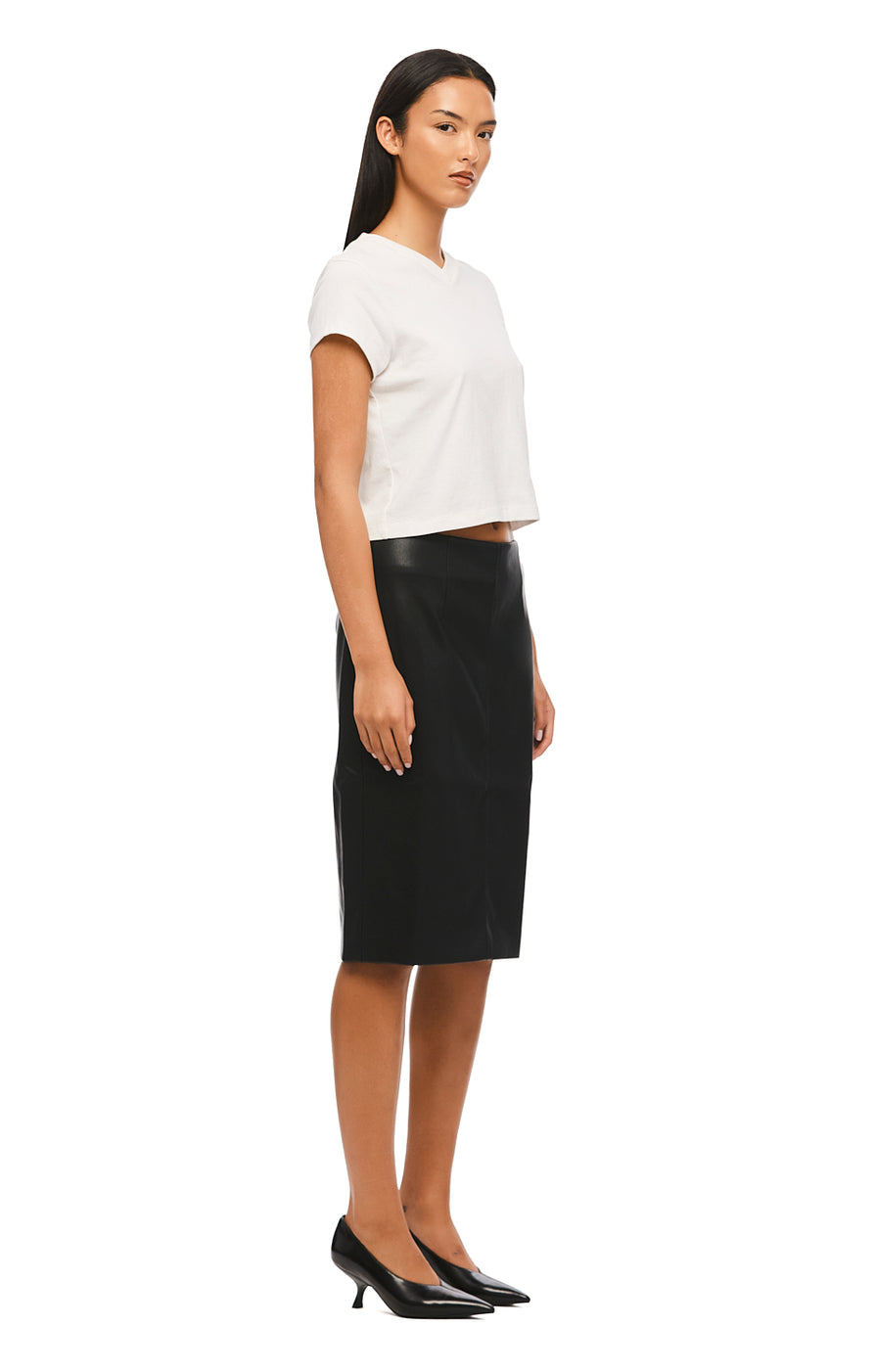 THE HILTON BLACK HEEL | MODEL