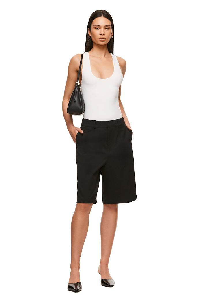 THE BRIAR BLACK BAG | MODEL