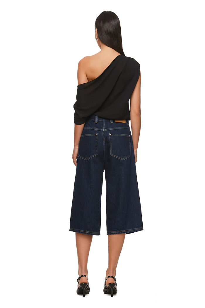 THE MELLE BLACK TOP | MODEL